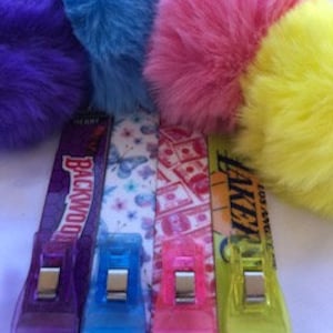 CARD GRABBER KEYCHAIN