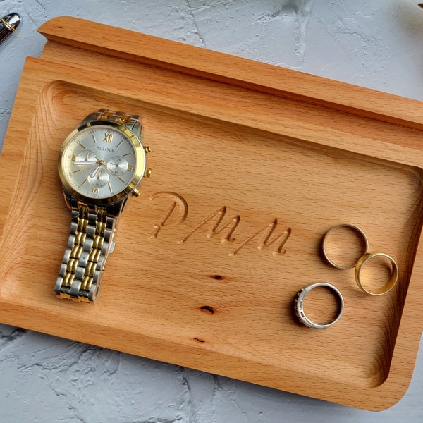 Catch all Tray Personalized Phone/Tablet Holder | Groomsmen Gifts | Father's Day Gifts | Solid European Beech Valet Tray | Gifts for Men