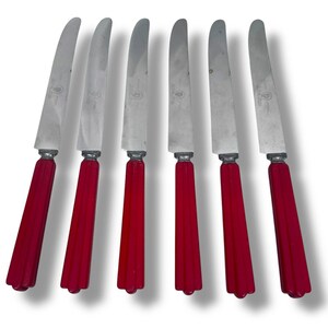 Vintage Betsy Ross Stainless Steel and Red Bakelite Handle Dinner Knives Lot 6