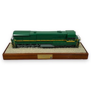 Vintage Ministry of Railroads GE ND5 0305 Diesel Electric Locomotive Train Model
