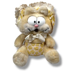 Vintage 1981 Dakin Baby Garfield Plush Toy 11.5&quot; Stuffed Animal Pastel Yellow