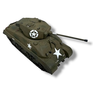 Vintage M4A1 Sherman Tank Military Vehicle Plastic 1:72 Scale Model Built