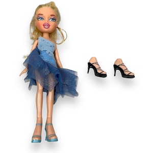 Vintage MGA Bratz Cloe Formal Funk Girl Doll Blonde Hair Green Eyes Accessories