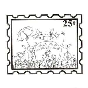 Może przedstawiać: Czarno-biała ilustracja postaci z kreskówki, Totoro, z dwoma mniejszymi postaciami przed nim. Obraz jest oprawiony w czarno-białą znaczek pocztowy z tekstem "25¢" w prawym górnym rogu.