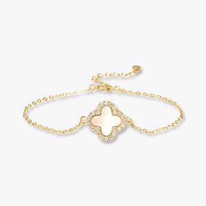 Single White Pearl Clover Bracelet | 925 Sterling Silver Flower Motif Jewelry