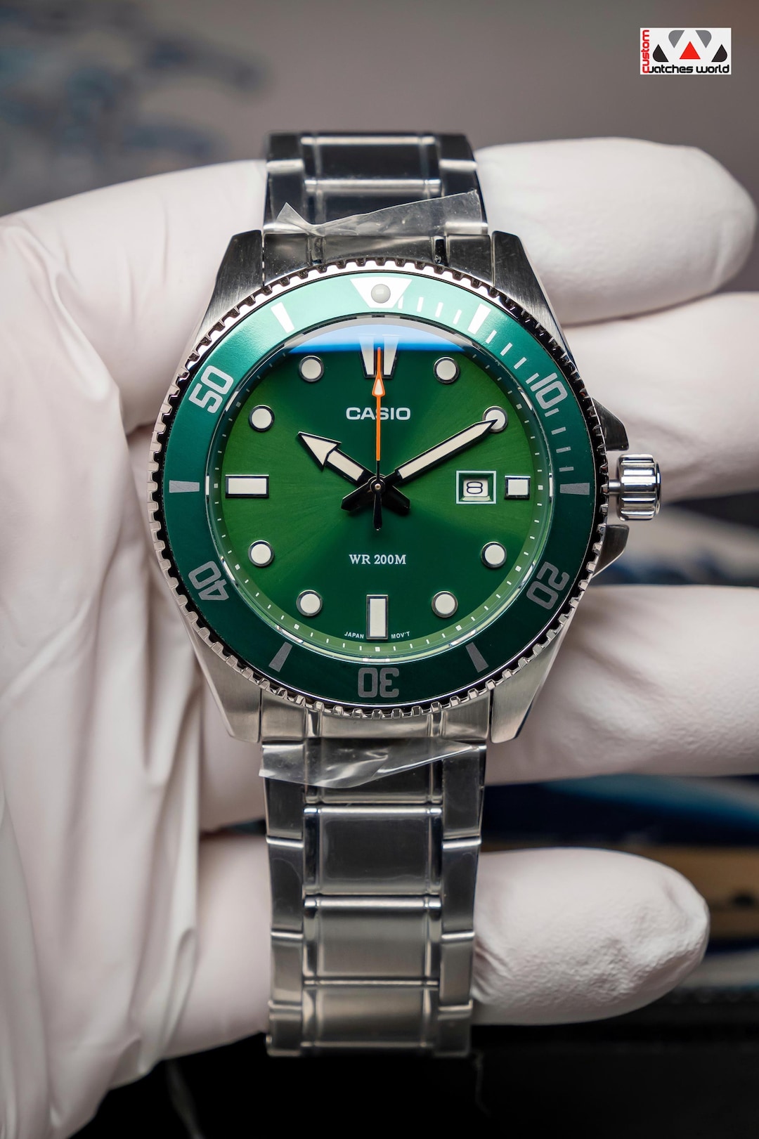 Custom Casio MDV-107 'duro HULK' Watch Mod, Sapphire Crystal