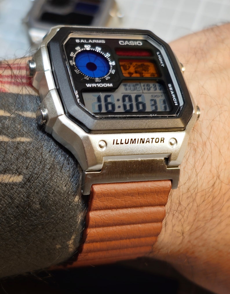 Casio AE-1200 modifié. Écran LCD avec filtre couleur et dragonne à boucle magnétique image 2