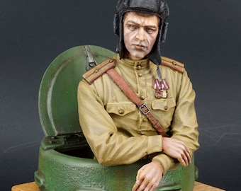 Busto de un petrolero ruso de la Segunda Guerra Mundial, de 200 mm