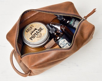 Last Minute Christmas Gift for Him, Personalized Gift Dopp Kit, Leather Dopp Kit, Leather Men's Toiletry Bag, Custom Engraved Leather Bag