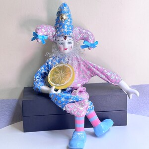 Retro Porcelain Dolls Collectible, 16cm Height Harlequin Doll With Ceramic Beautiful Clothes Holloween Display Decoration