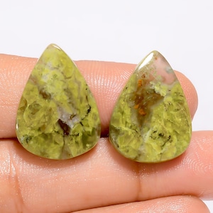 Coppia di pietre preziose sfuse cabochon a forma di pera in opale verde naturale per realizzare orecchini, 21 carati, 21 x 16 x 4 mm (pietra come da immagine).