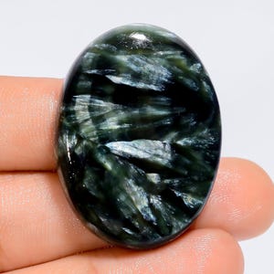 Cabochon de forme ovale en séraphinite naturelle, pierre précieuse en vrac pour la fabrication de bijoux, 58 carats 35 x 26 x 7 mm (pierre comme sur la photo)