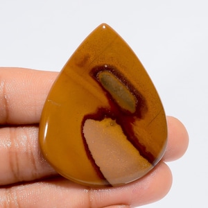 Cabochon di diaspro del deserto naturale / Pietra preziosa di diaspro sciolta / Pietra di diaspro del tramonto del deserto / Forma a pera Peso 67 carati Dimensioni 45X35X3mm