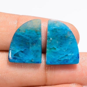 Par de pedras preciosas de azurita natural Cabochão de azurita Par de azurita azul 17X12X2 mm Tamanho 15 quilates Forma extravagante Par de cristais de azurita