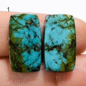 Turquoise tibétaine naturelle Paire de cristaux turquoise Paire de pierres turquoise polie lisse