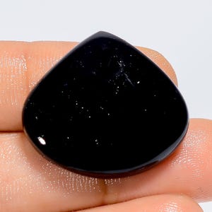 Cabochon en tourmaline noire naturelle en forme de coeur, pierre précieuse en vrac pour la fabrication de bijoux, 36 carats 22 x 25 x 5 mm (pierre comme sur l'image