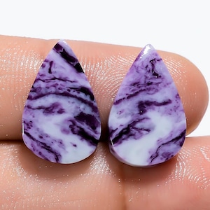 Paire de pierres précieuses en vrac en forme de poire kammererite naturelle pour la fabrication de boucles d'oreilles, poids 16 carats, taille 17 x 10 x 3 mm (pierre comme sur l'image)