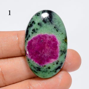 Cabochon rubis zoisite : rubis rose en cristal - Tanzanie