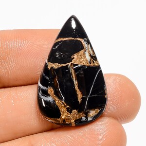 Cabochon a forma di pera in turchese naturale di rame nero per la creazione di gioielli, 17 carati, 28 x 18 x 4 mm (come da foto).
