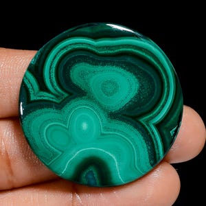 Malachite naturale forma rotonda cabochon pietra preziosa sciolta per la creazione di gioielli 93 carati. 36X36X4 mm (malachite come da foto)