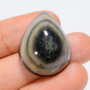 Opale naturale verde a forma di pera cabochon pietra preziosa sciolta per la creazione di gioielli 45 carati. 25X20X10 mm (pietra come da foto)