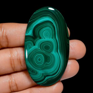 Malachite naturale ovale cabochon pietra preziosa sciolta per la creazione di gioielli 102 ct. 52X29X4 mm (malachite come da foto)