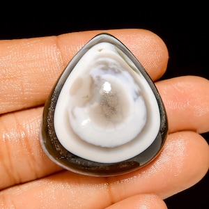 Cabochon d'opale bleue naturelle en forme de poire, pierre précieuse non sertie d'opale bleue à dos plat, 31 x 28 x 13 mm, 63 carats (pierre comme sur l'image