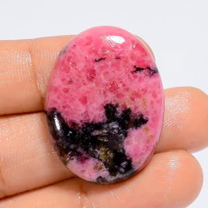 Pietra preziosa sciolta cabochon ovale di rodonite naturale per la creazione di gioielli, 59 carati, 31 x 24 x 7 mm (rodonite come da foto).