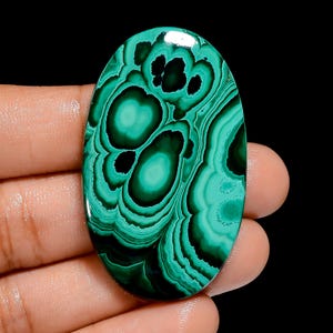 Malachite naturale ovale cabochon pietra preziosa sciolta per la creazione di gioielli 84 carati. 47X27X3 mm (malachite come da foto)