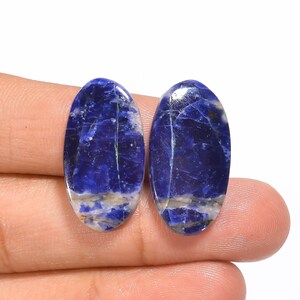 Paire de cabochons de sodalite naturelle bleus Paire de sodalites bleues Paire ovales bleus Paire de pierres bleues 25 x 13 x 3 mm 20 carats (paire de sodalite comme sur l'image