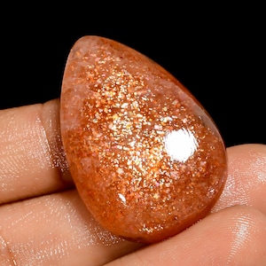 Pietra preziosa sfusa cabochon a forma di pera in pietra naturale del sole per la creazione di gioielli, 50 carati, 35 x 23 x 8 mm (pietra come da immagine).