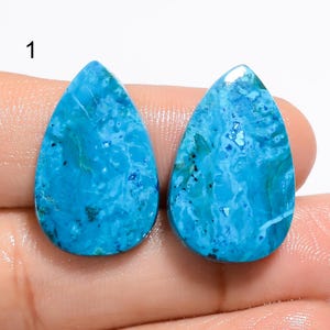 Paire de pierres précieuses d'azurite naturelle Cabochon d'azurite Paire d'azurite bleue en forme de mélange Paire de cristaux d'azurite de bonne qualité (paires d'azurite comme sur l'image