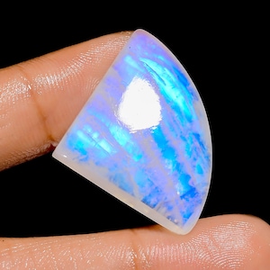 Pietra di luna arcobaleno naturale, forma cabochon, pietra preziosa sfusa per la creazione di gioielli, 36 carati, 26 x 25 x 5 mm (pietra come da immagine).