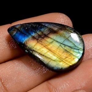 Labradorite naturale a forma di pera cabochon pietra preziosa sciolta per la creazione di gioielli 37 carati. 31X17X6 mm (pietra come da foto)