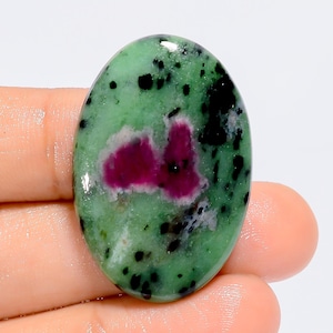 Rubis dans un cabochon de zoisite / Rubis en vrac / Pierres précieuses de zoisite en vrac / Rubis avec minéral de zoisite / Cristal de rubis de zoisite / Dimensions 34 x 23 x 5 mm Poids 50 carats