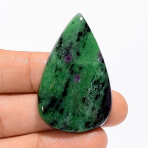 Cabochon di zoisite di rubino naturale, cabochon di zoisite di rubino con pera, dimensioni 44 x 27 x 6 mm, zoisite di rubino a forma di pera da 64 carati (zoisite di rubino come immagine