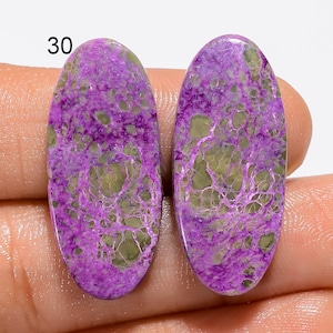 Paire de cabochons en stichtite naturelle de bonne forme Paire de cristaux de stichtite violets à dos plat Paire de pierres violettes bicolores
