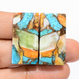 Paire de cabochons naturels en cuivre et turquoise d'huître, pierres précieuses assorties en turquoise d'huître, forme rectangle taille turquoise de la paire 28 x 14 x 4 mm poids 45 carats.