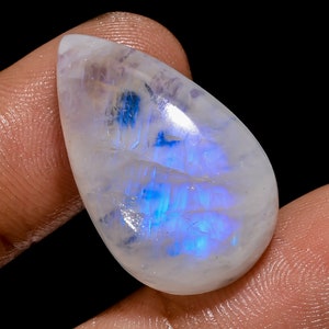 Pietra preziosa naturale della pietra di luna arcobaleno del fuoco blu Pietra di luna del fuoco blu a forma di goccia Pietra di luna Cristallo 26X16X7 mm 25 carati