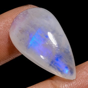 Pietra preziosa naturale della pietra di luna arcobaleno del fuoco blu Pietra di luna del fuoco blu a forma di goccia Cristallo di pietra di luna 28X15X7 mm 24 carati
