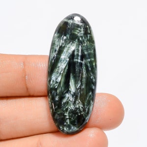 Natürlicher Seraphinit Edelstein Grün Seraphinit Kristall 44X18X6 mm Größe 45 Karat Oval Form Seraphinit Cabochon (Seraphinit Wie abgebildet