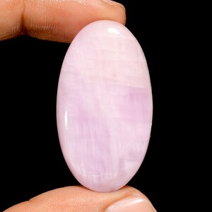 Natürlicher rosa Kunzit Edelstein rosa Kunzit Kristall Großer rosa Kunzit 39X21X6 mm Größe 60 Karat Kunzit Stein