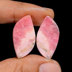 Par de pedras preciosas soltas de cabochão de formato extravagante de rodocrosita natural para fazer brincos 34 Ct. 25X12X3 mm (par como na imagem)
