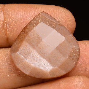 Cabochon de pierre de lune pêche naturelle, pierre de lune à facettes, des deux côtés, poli en forme de coeur, pierre de lune à facettes, 23 x 23 x 5 mm, 23 carats