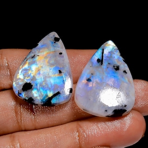 Paire de pierres de lune naturelles et tourmaline noire 28 x 20 x 5 mm Paire de cabochons de pierres de lune arc-en-ciel pour faire des boucles d'oreilles (comme sur la photo)
