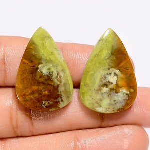 Coppia di pietre preziose sfuse cabochon a forma di pera in opale verde naturale per realizzare orecchini, 32 carati, 28 x 19 x 4 mm (pietra come da immagine).