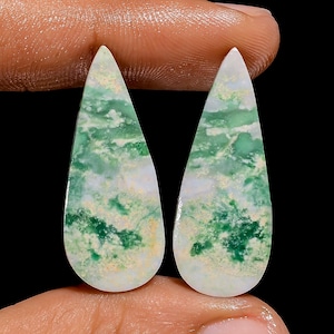 Coppia di pietre preziose sciolte cabochon a forma di pera in variscite naturale per realizzare orecchini 21 carati 31X12X3 mm (coppia di variscite come da foto)