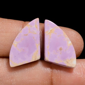 Paire de phosphosidérite naturelle de forme inégale rose Paire de cristaux de phosphosidérite rose Taille de la pierre précieuse 21 x 11 x 3 mm