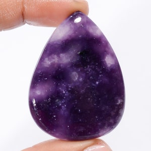 Lapidolite viola naturale, pietra preziosa a goccia viola, lapidolite viola, cabochon, cristallo viola, 47 x 35 x 5 mm, pietra da 85 carati (pietra come immagine
