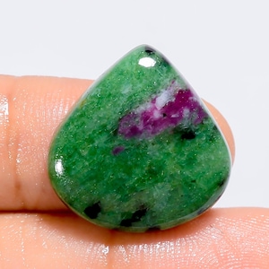 Rubin in Zoisit Cabochon / Loser Rubin Zoisit Edelstein / Rubin mit Zoisit Mineral / Rubin Zoisit Kristall / Größe 19X19X4mm Gewicht 22 Karat